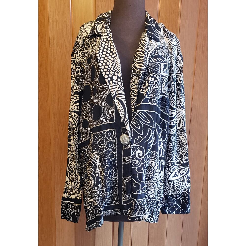 Surya size medium vintage black and white blazer